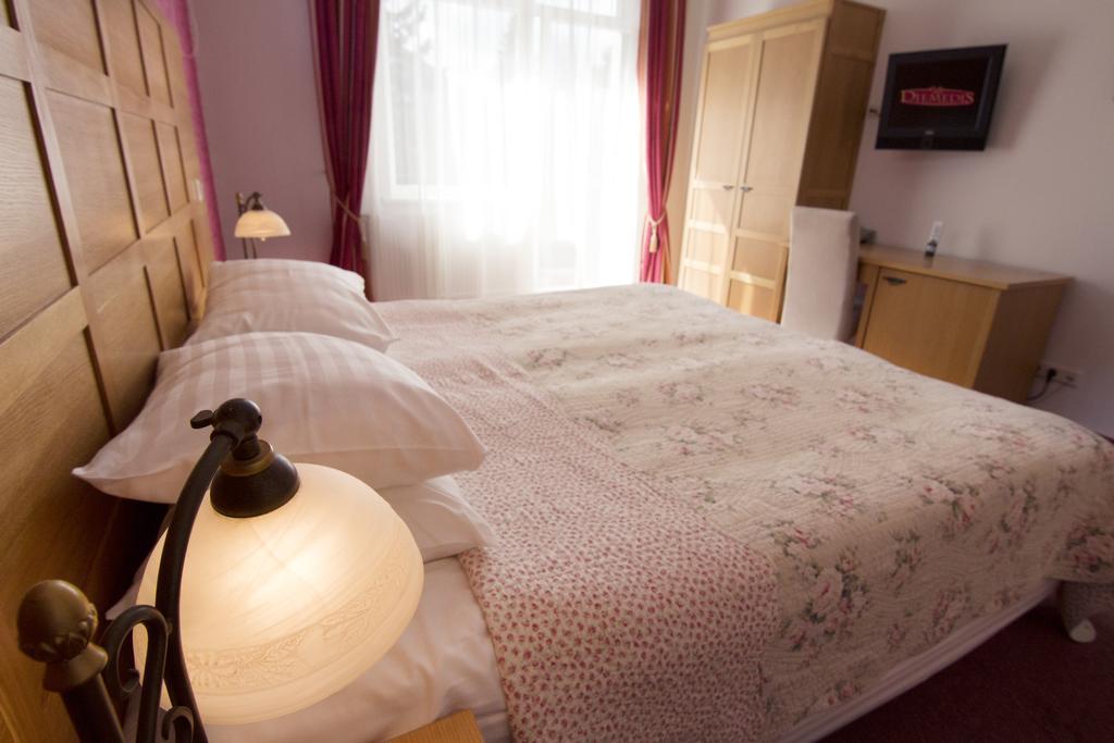 Hotel Vila Diemedis Palanga Quarto foto